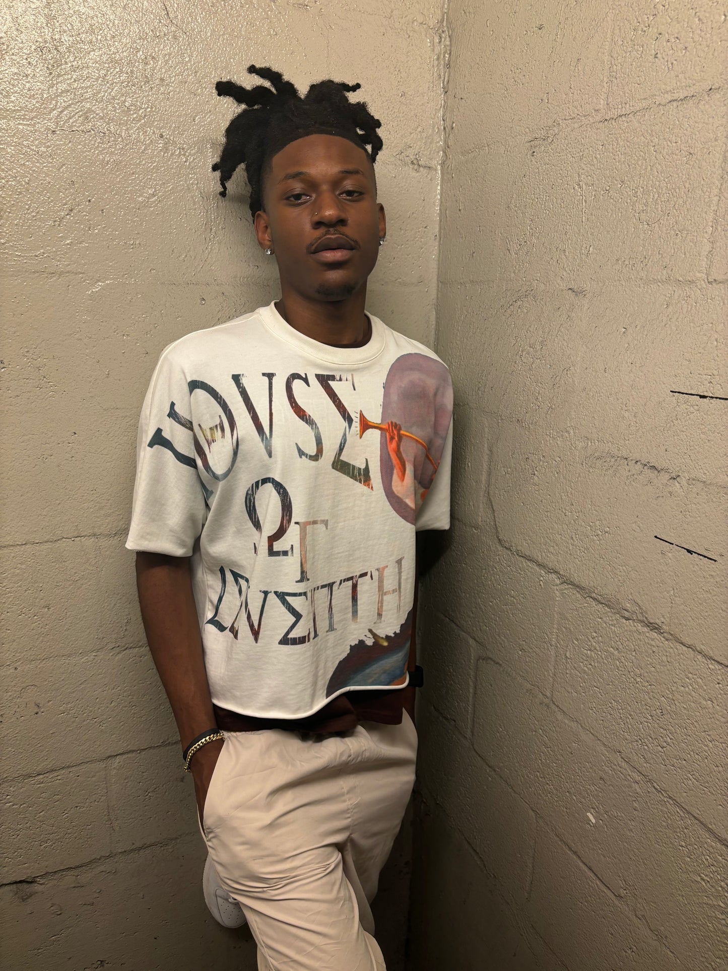 WHITE TRUMPET TEE